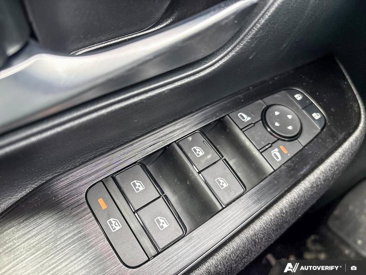 2025 Nissan Kicks SV Photo