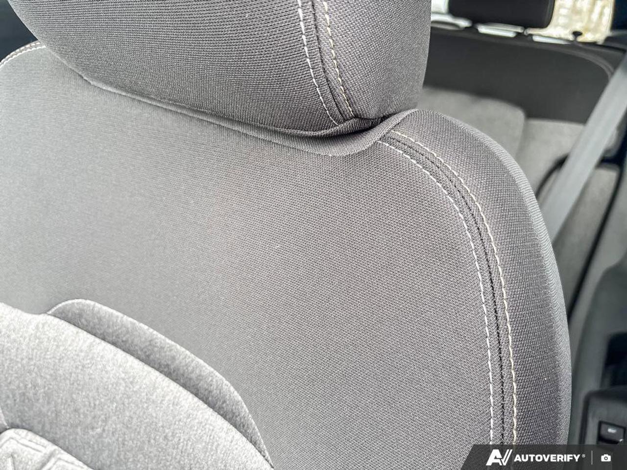 2025 Nissan Kicks SV Photo