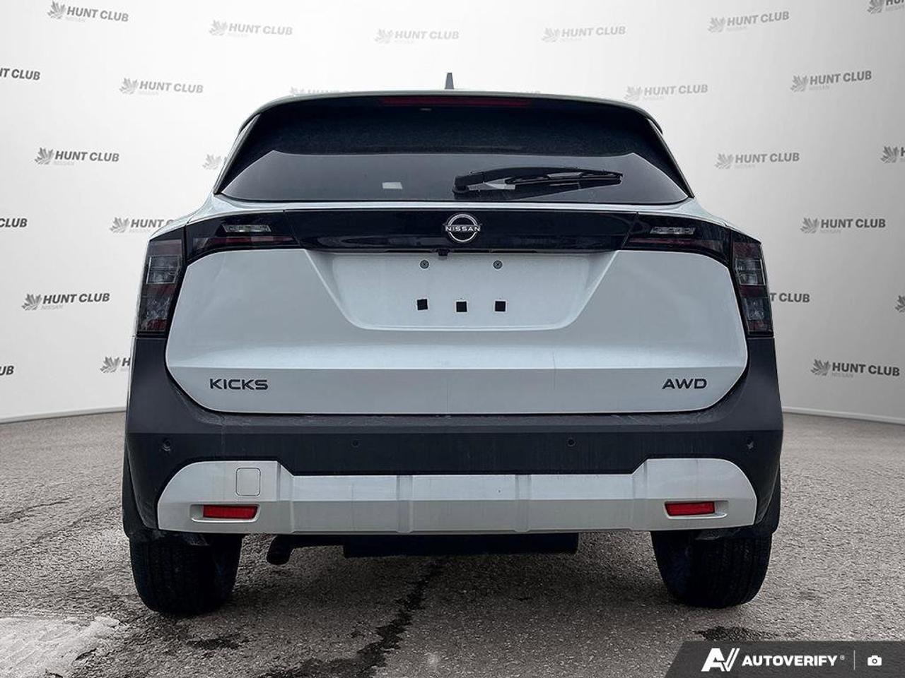 2025 Nissan Kicks SV Photo