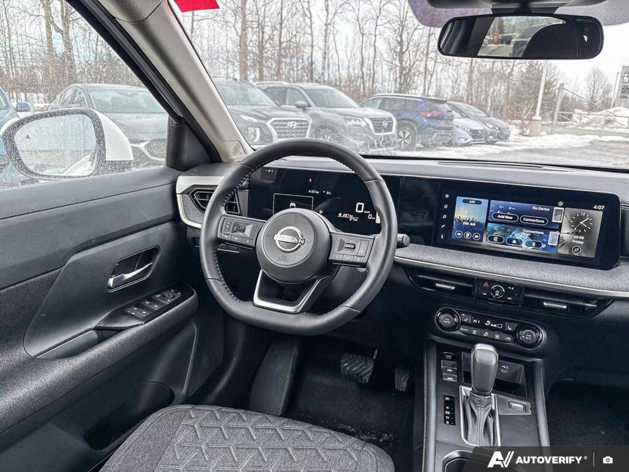 2025 Nissan Kicks SV Photo