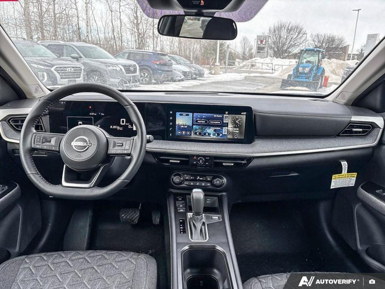 2025 Nissan Kicks SV Photo