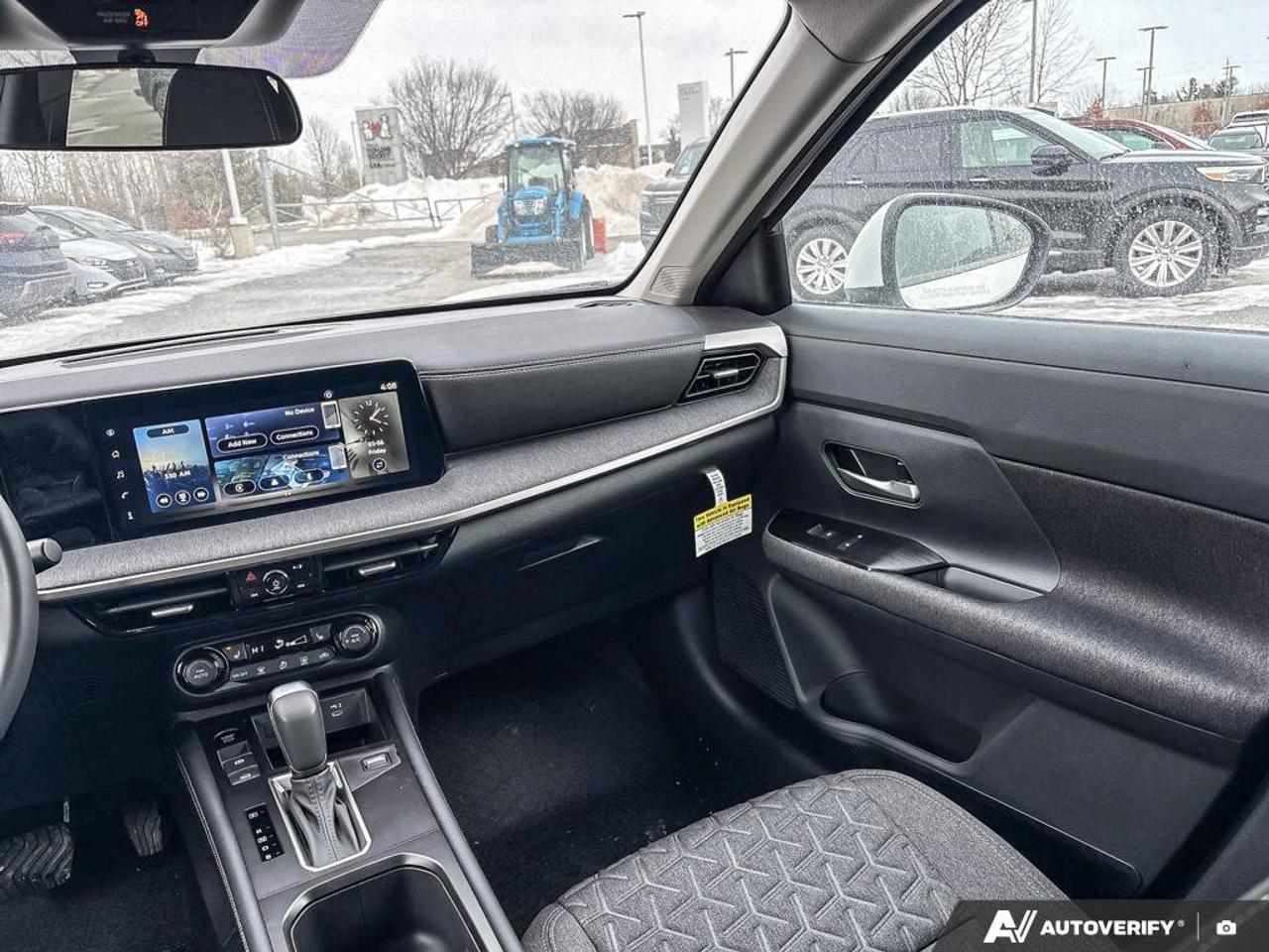 2025 Nissan Kicks SV Photo