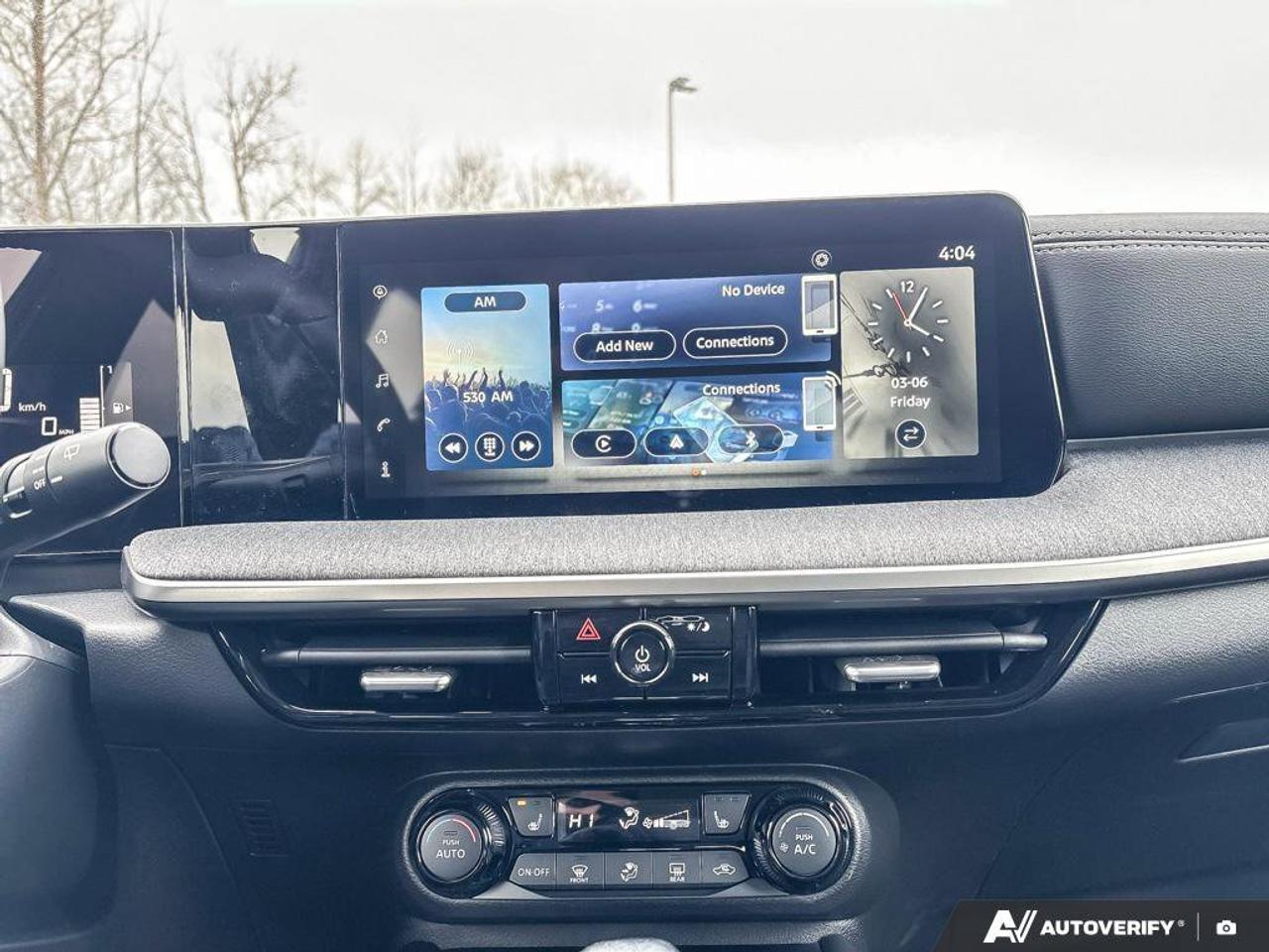 2025 Nissan Kicks SV Photo