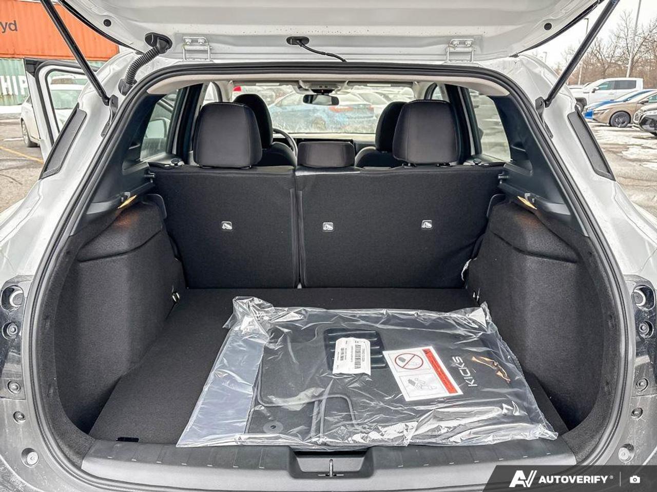 2025 Nissan Kicks SV Photo