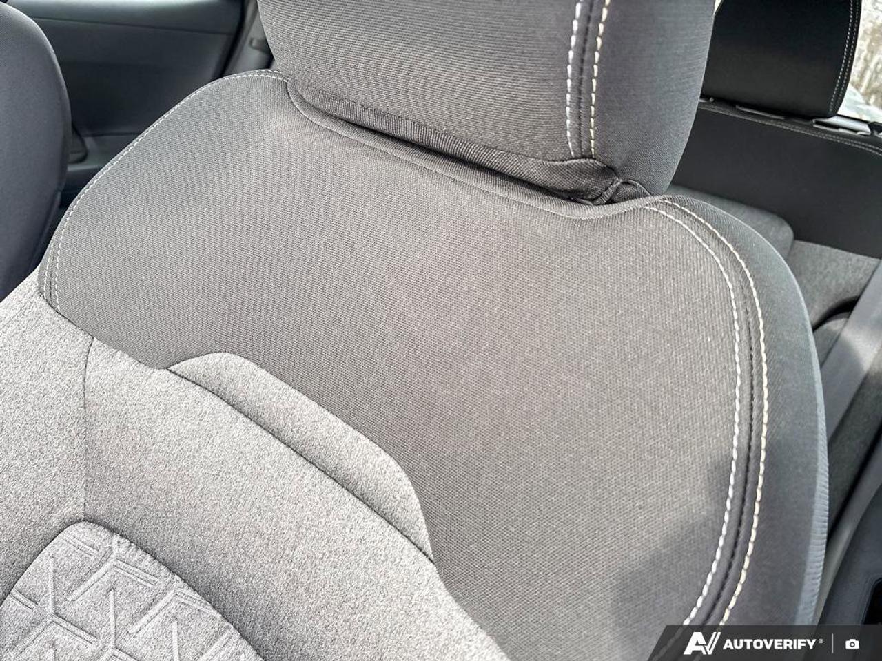 2025 Nissan Kicks SV Photo