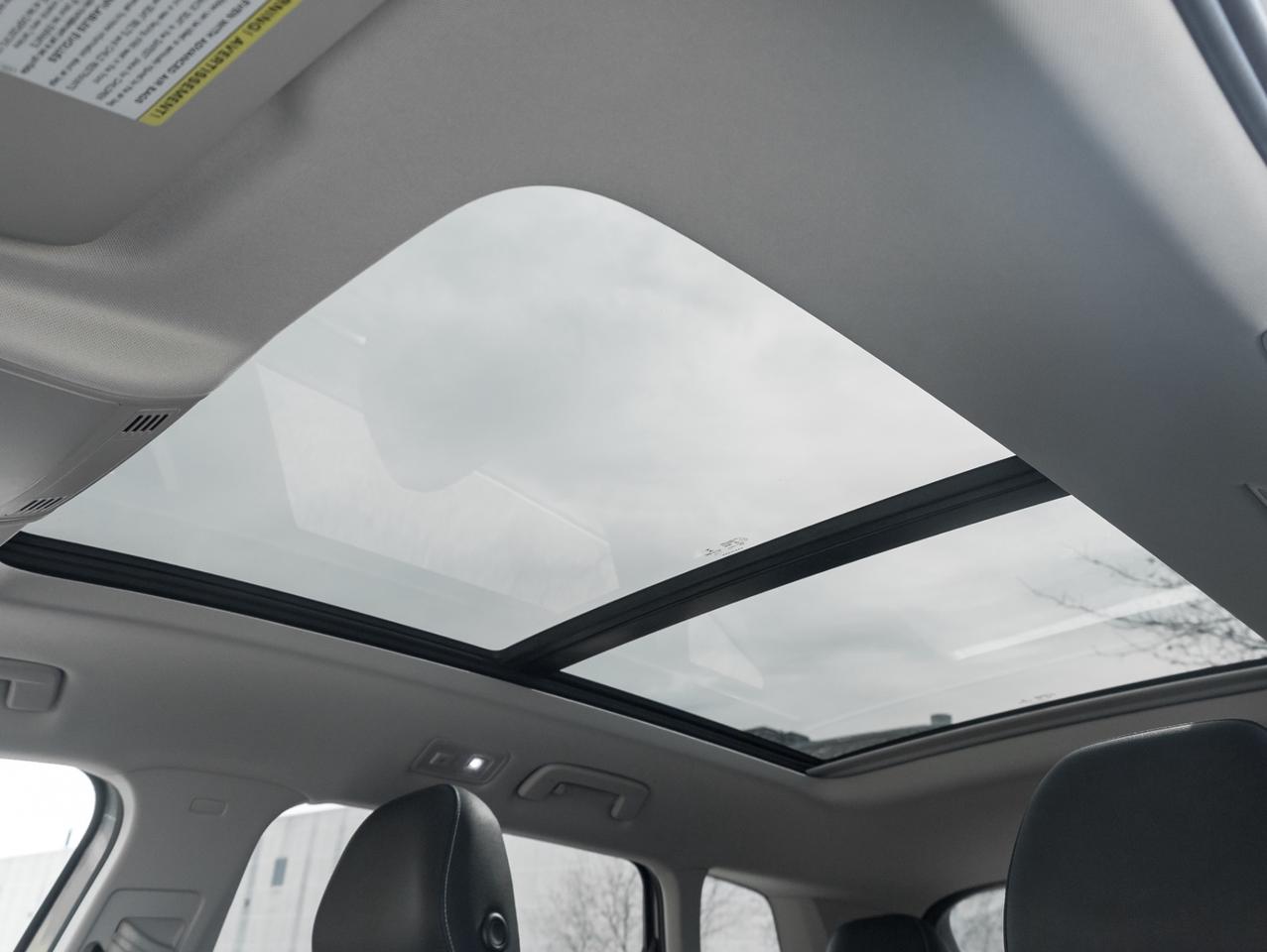 2022 Volkswagen Taos Comfortline 4Motion Photo