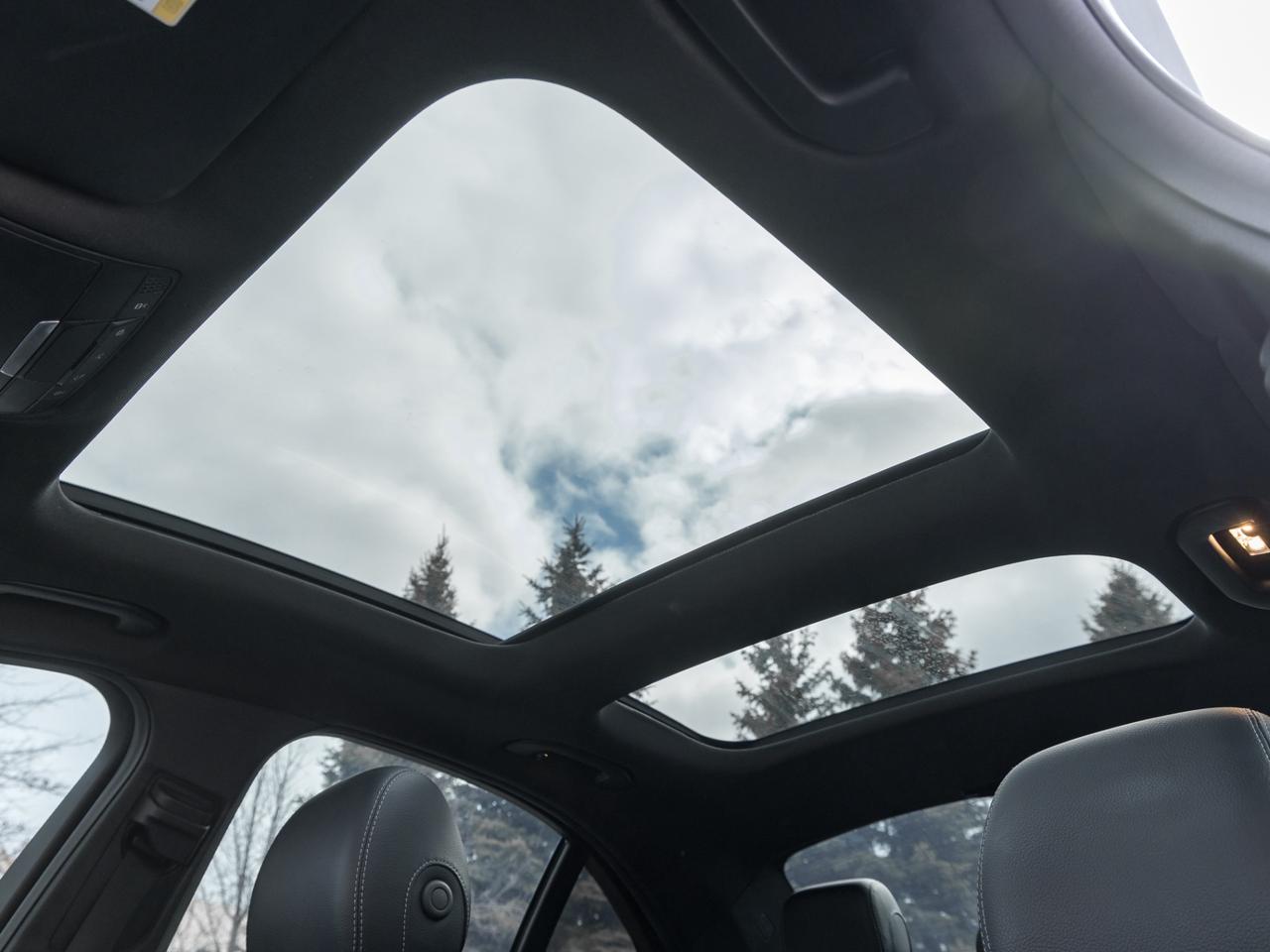 2016 Mercedes-Benz C-Class C300 Sport-Navi-Pano-RearCam-Burmester Sound Photo