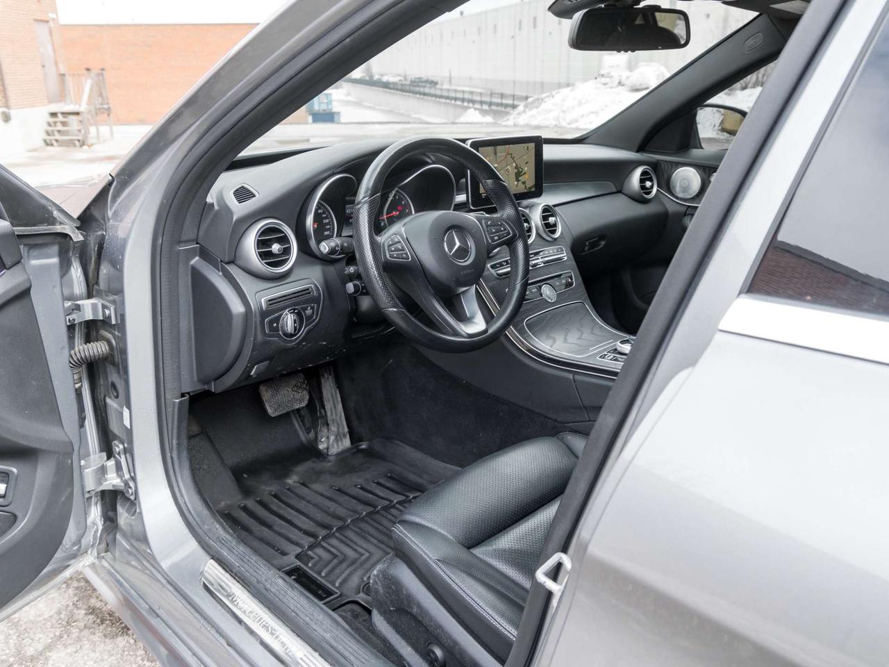 2016 Mercedes-Benz C-Class C300 Sport-Navi-Pano-RearCam-Burmester Sound Photo