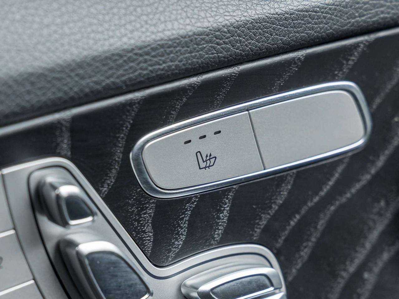 2016 Mercedes-Benz C-Class C300 Sport-Navi-Pano-RearCam-Burmester Sound Photo