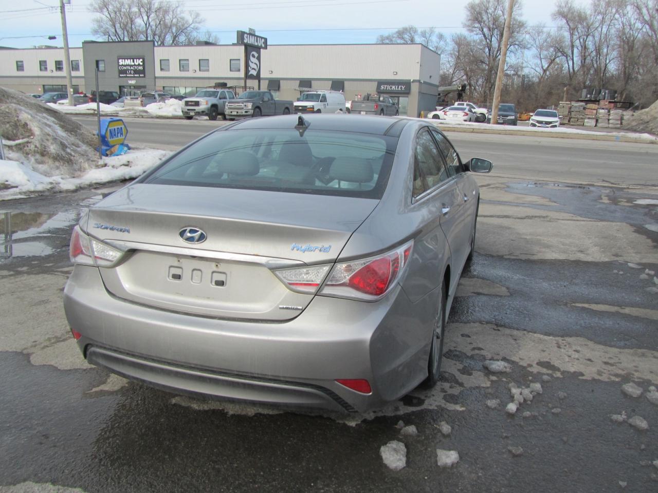 2013 Hyundai Sonata Hybrid 4dr Sdn Limited w/Technology Pkg Photo4