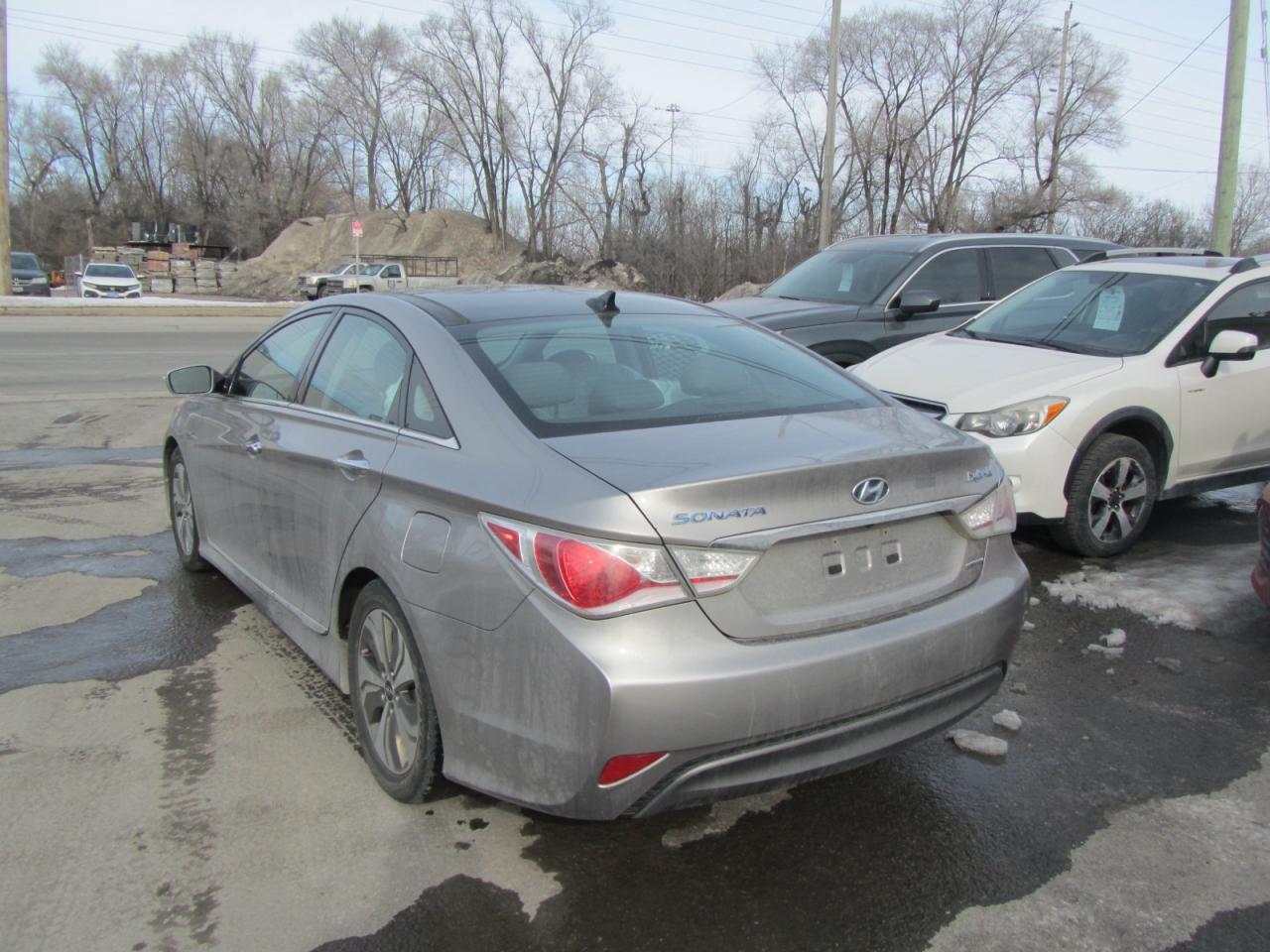 2013 Hyundai Sonata Hybrid 4dr Sdn Limited w/Technology Pkg Photo