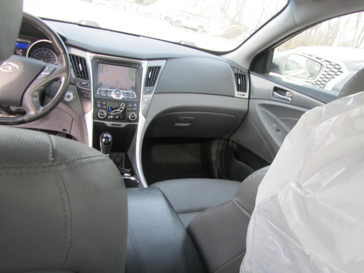 2013 Hyundai Sonata Hybrid 4dr Sdn Limited w/Technology Pkg Photo