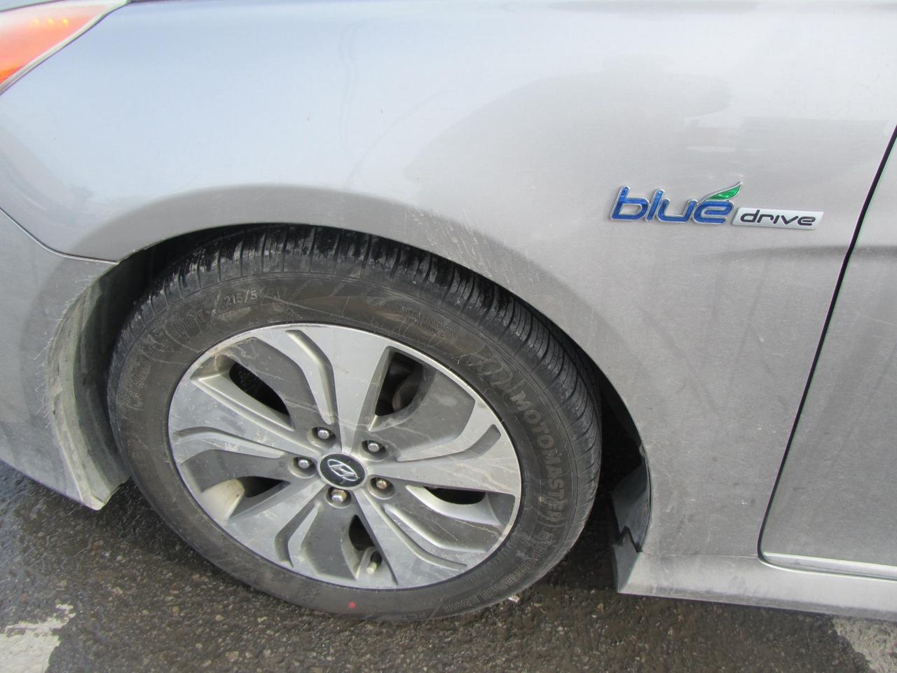 2013 Hyundai Sonata Hybrid 4dr Sdn Limited w/Technology Pkg Photo2