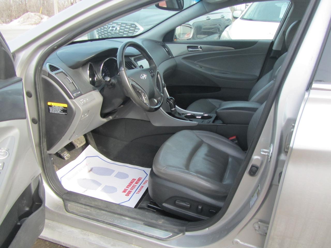 2013 Hyundai Sonata Hybrid 4dr Sdn Limited w/Technology Pkg Photo