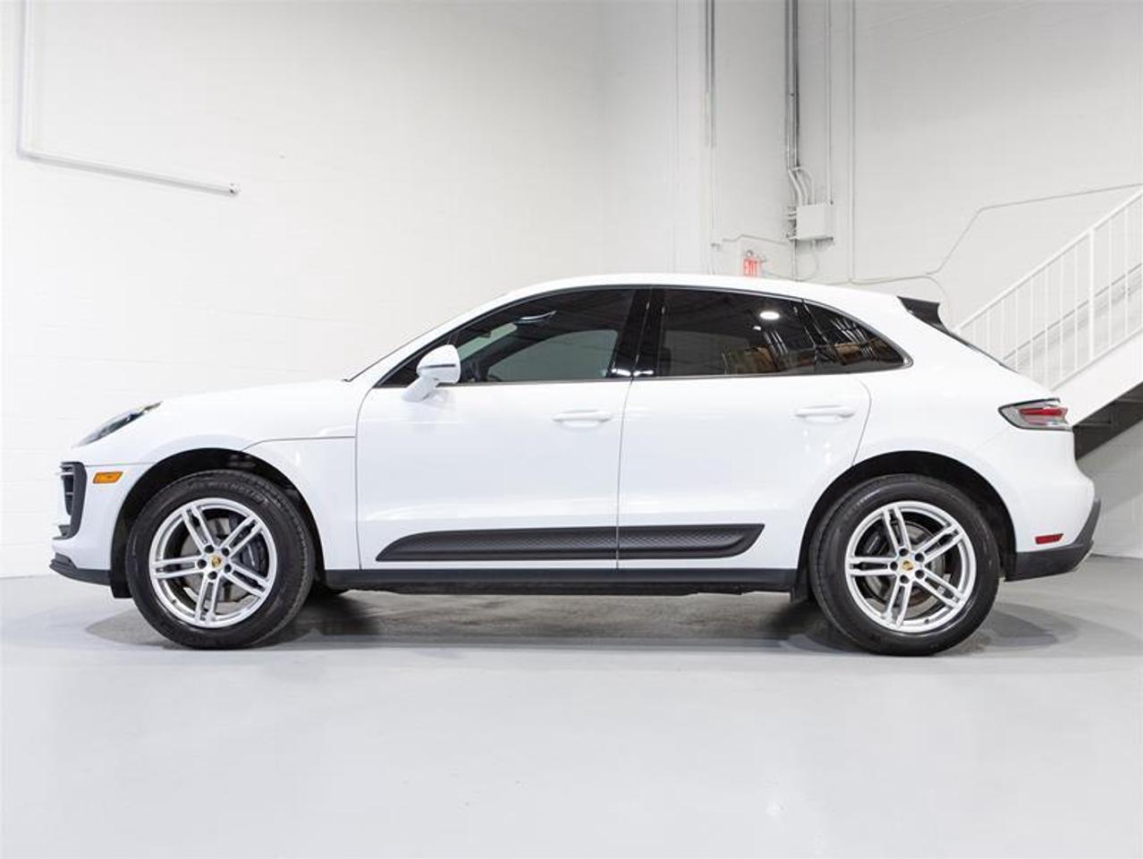 2023 Porsche Macan  Photo