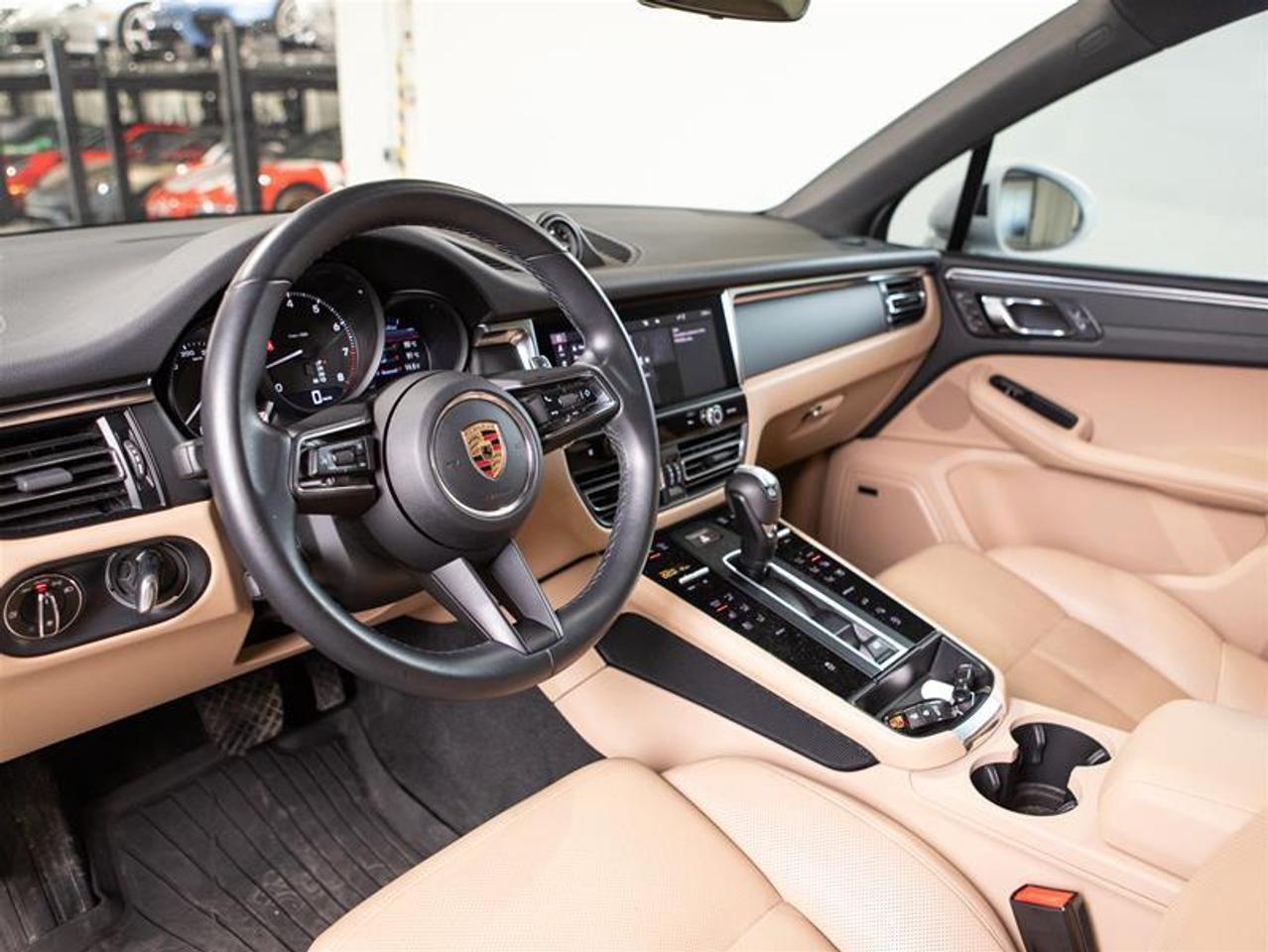 2023 Porsche Macan  Photo
