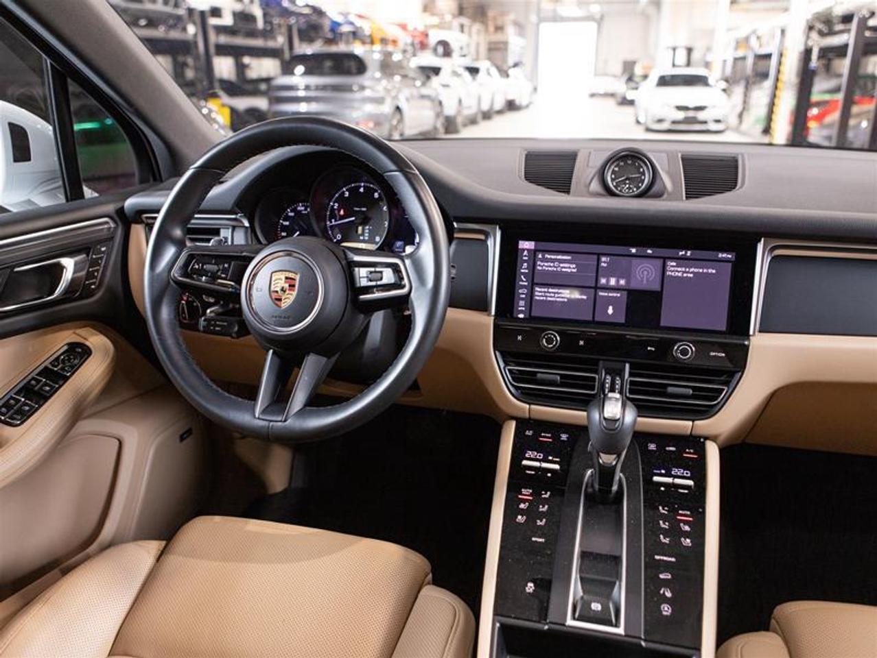 2023 Porsche Macan  Photo