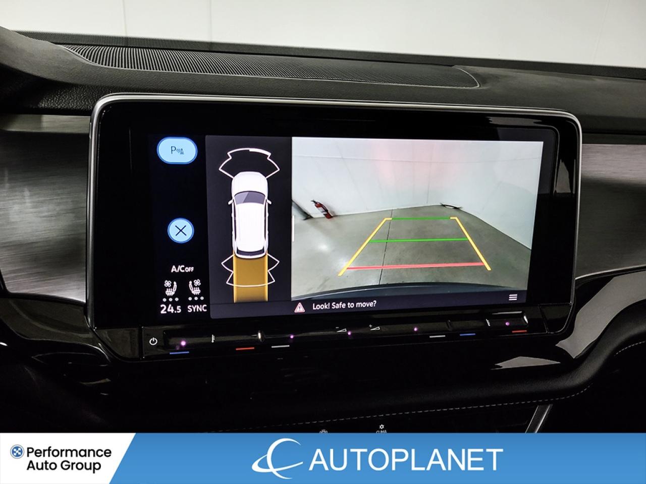 2025 Volkswagen Atlas Cross Sport Comfortline AWD, Heated Seats, Android Auto! Photo