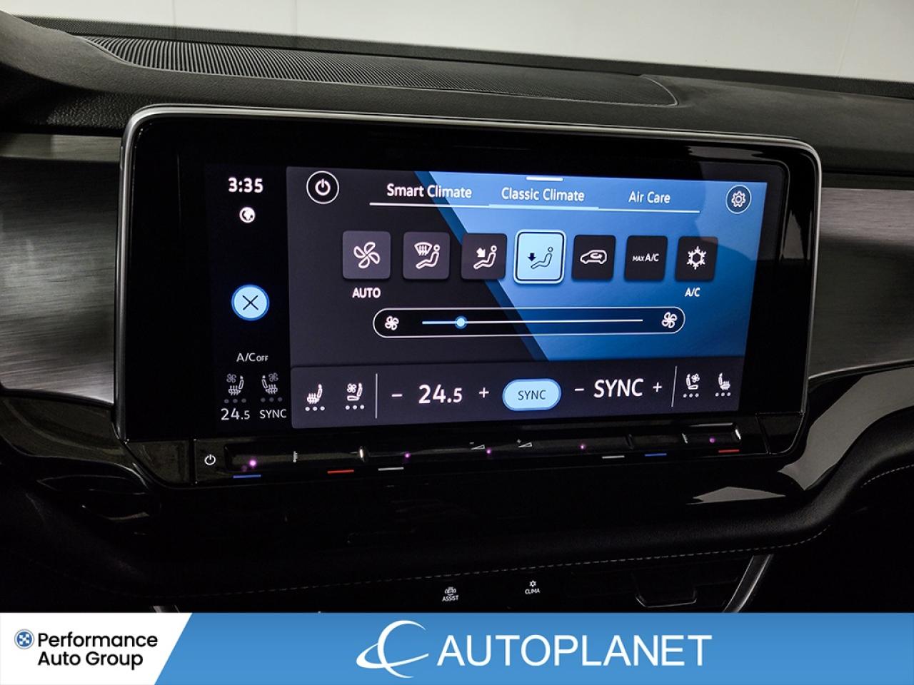 2025 Volkswagen Atlas Cross Sport Comfortline AWD, Heated Seats, Android Auto! Photo