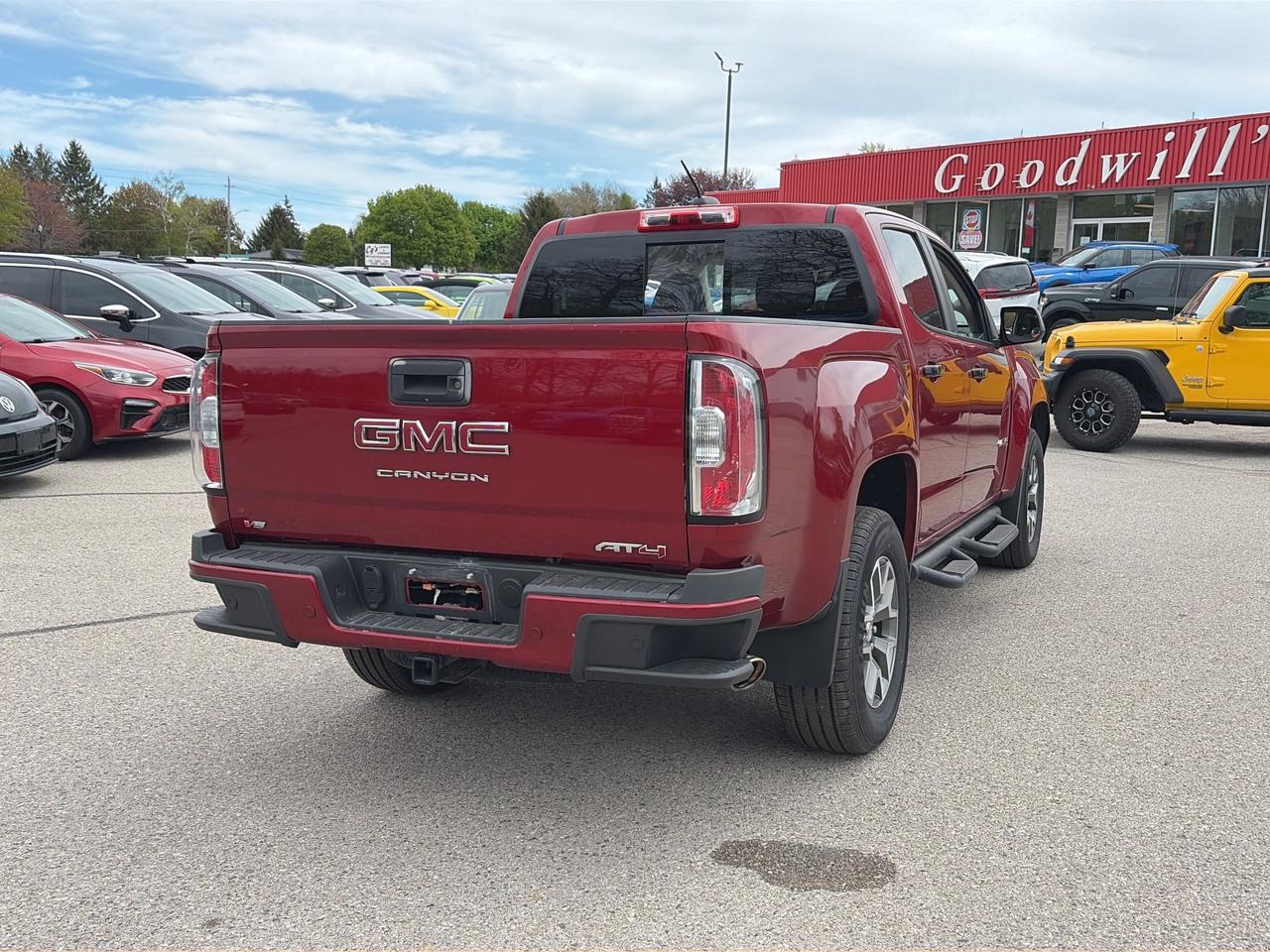 2021 GMC Canyon AT4, LEATHER, REMOTE START, BACK UP CAMERA! Photo