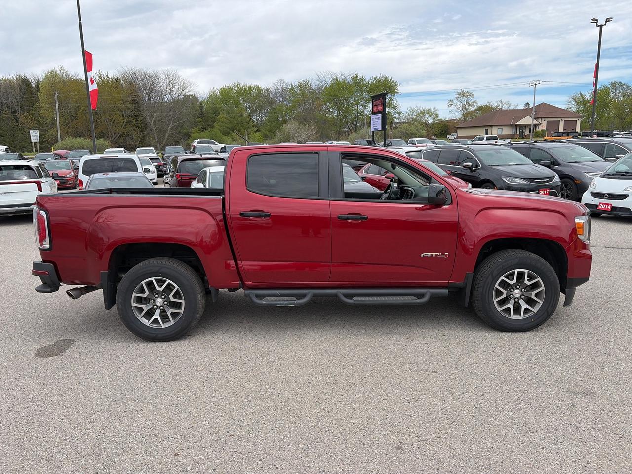 2021 GMC Canyon AT4, LEATHER, REMOTE START, BACK UP CAMERA! Photo