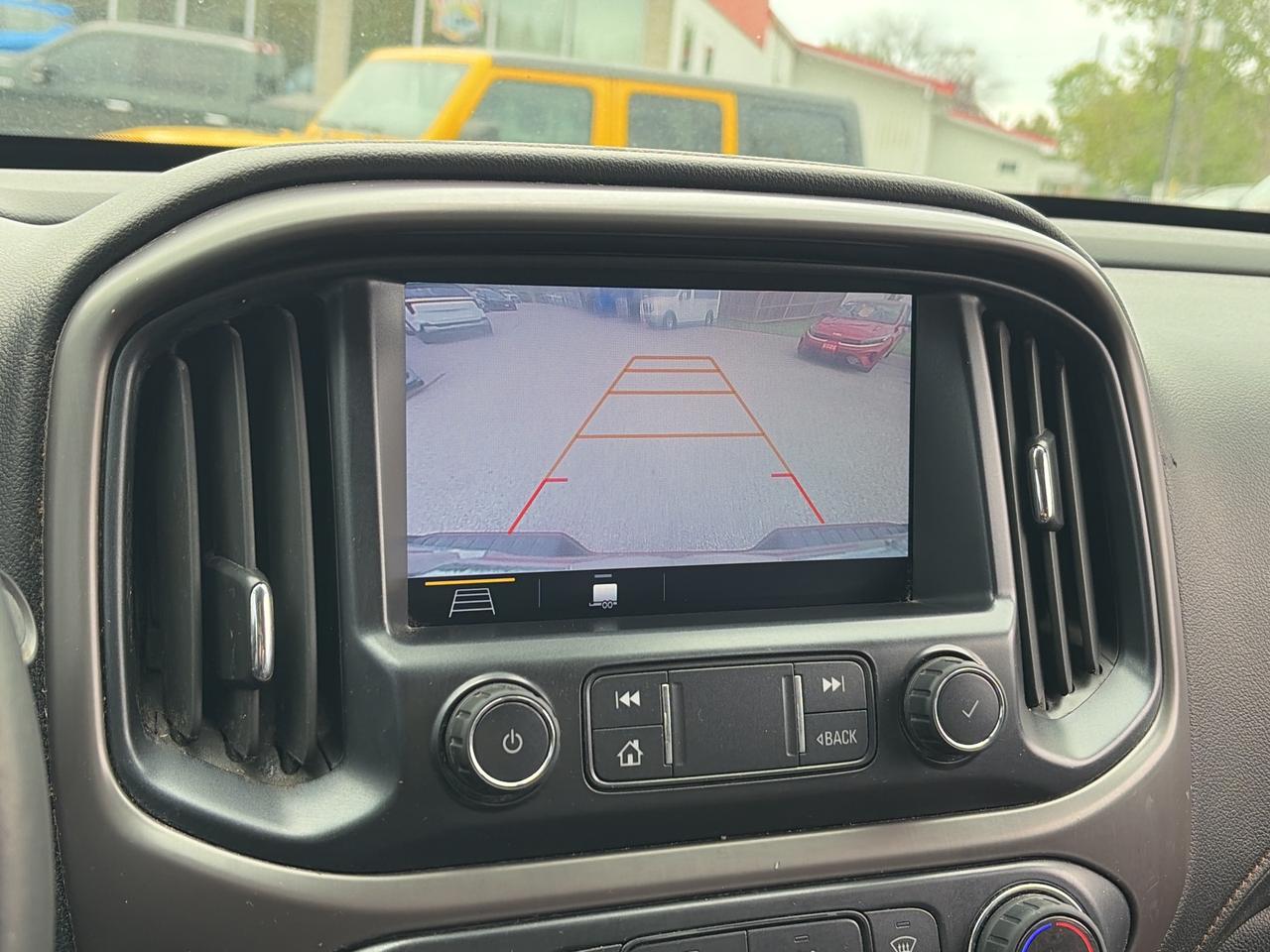 2021 GMC Canyon AT4, LEATHER, REMOTE START, BACK UP CAMERA! Photo