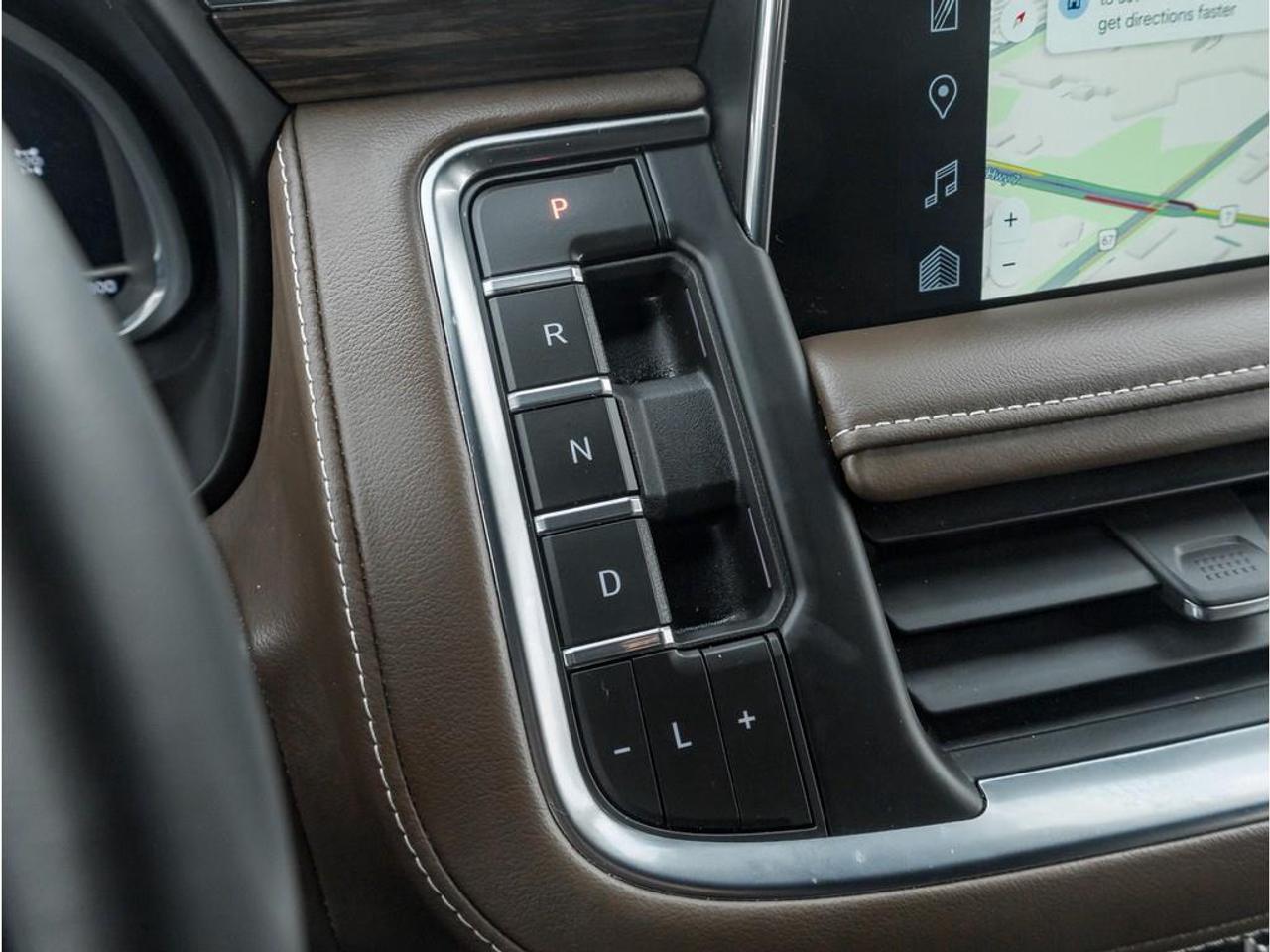 2023 Chevrolet Suburban High Country 4x4 Photo