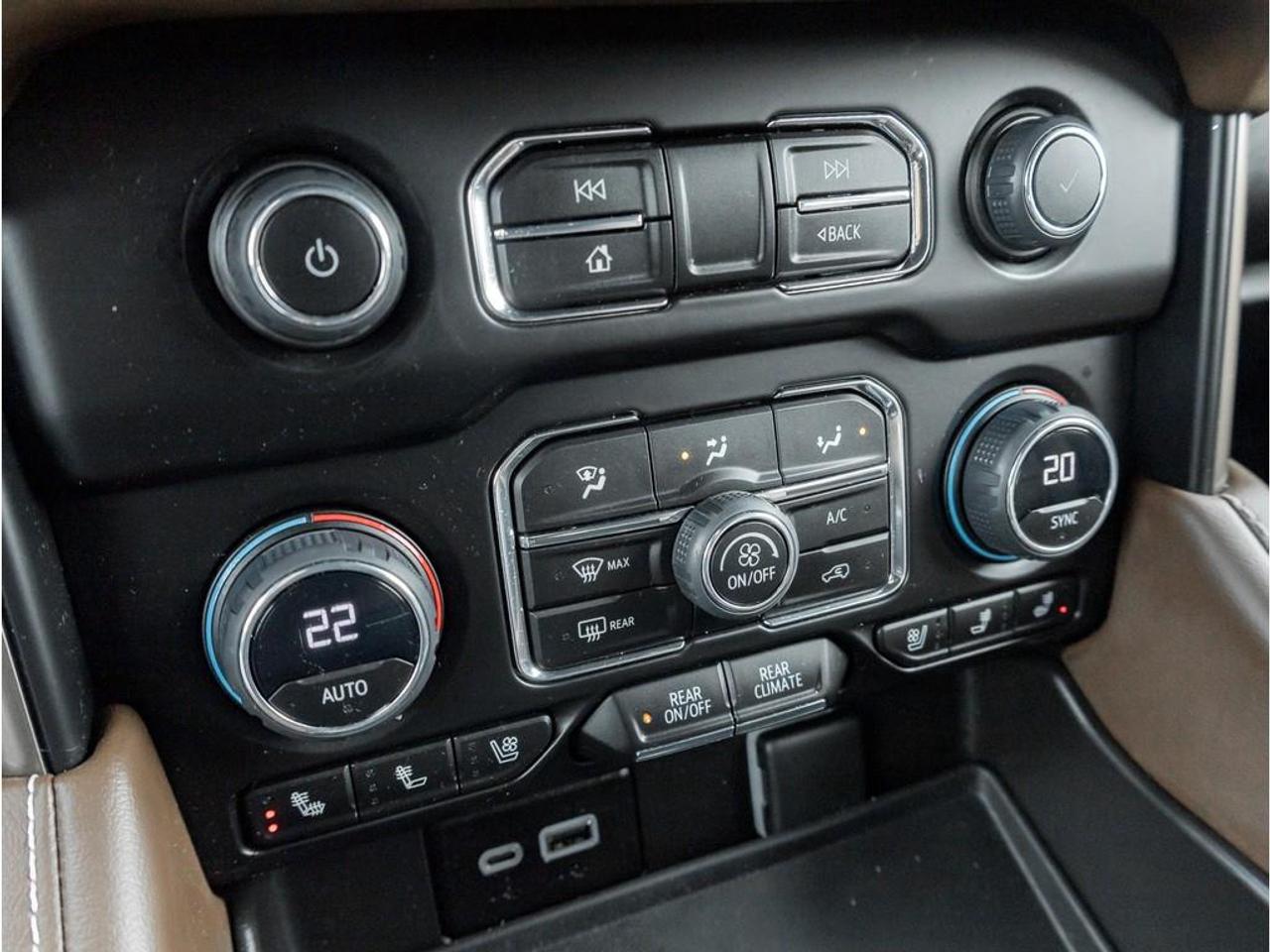 2023 Chevrolet Suburban High Country 4x4 Photo