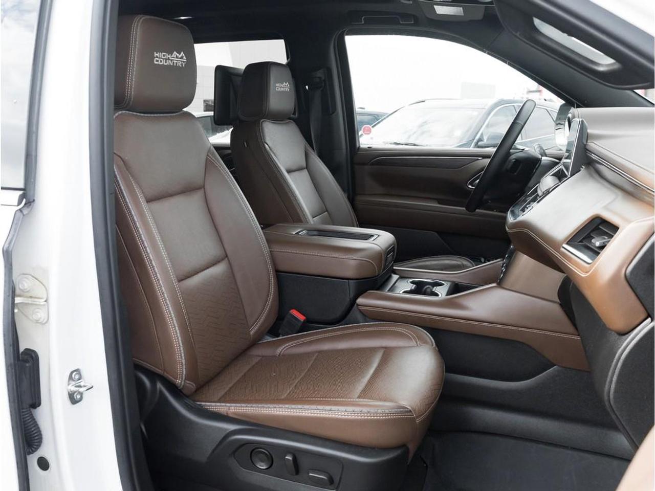 2023 Chevrolet Suburban High Country 4x4 Photo