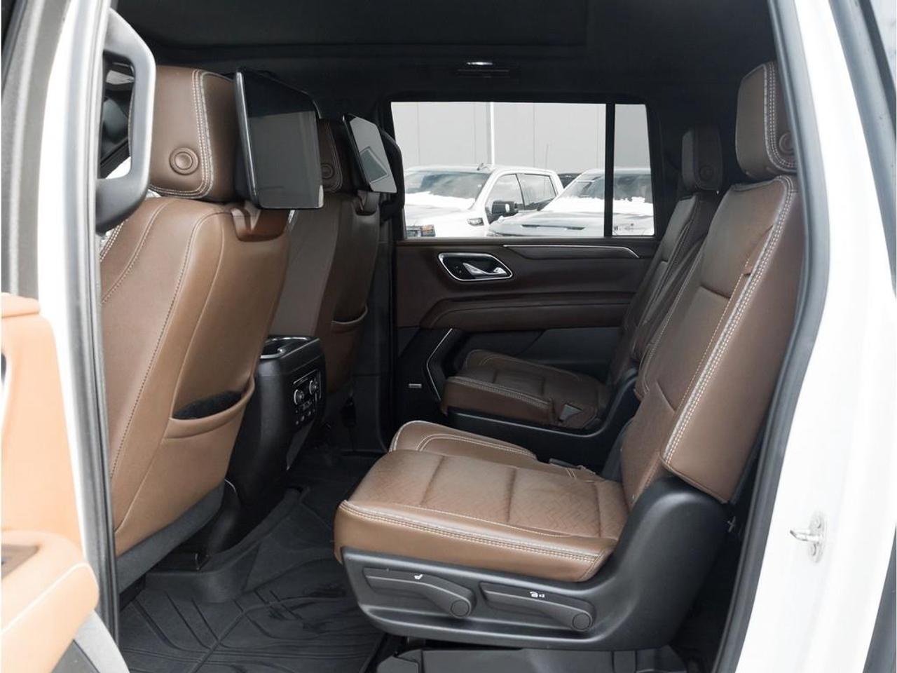 2023 Chevrolet Suburban High Country 4x4 Photo