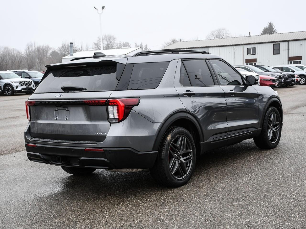 2025 Ford Explorer ST-Line Panoroof   ACC + Lane Keeping Aid Photo