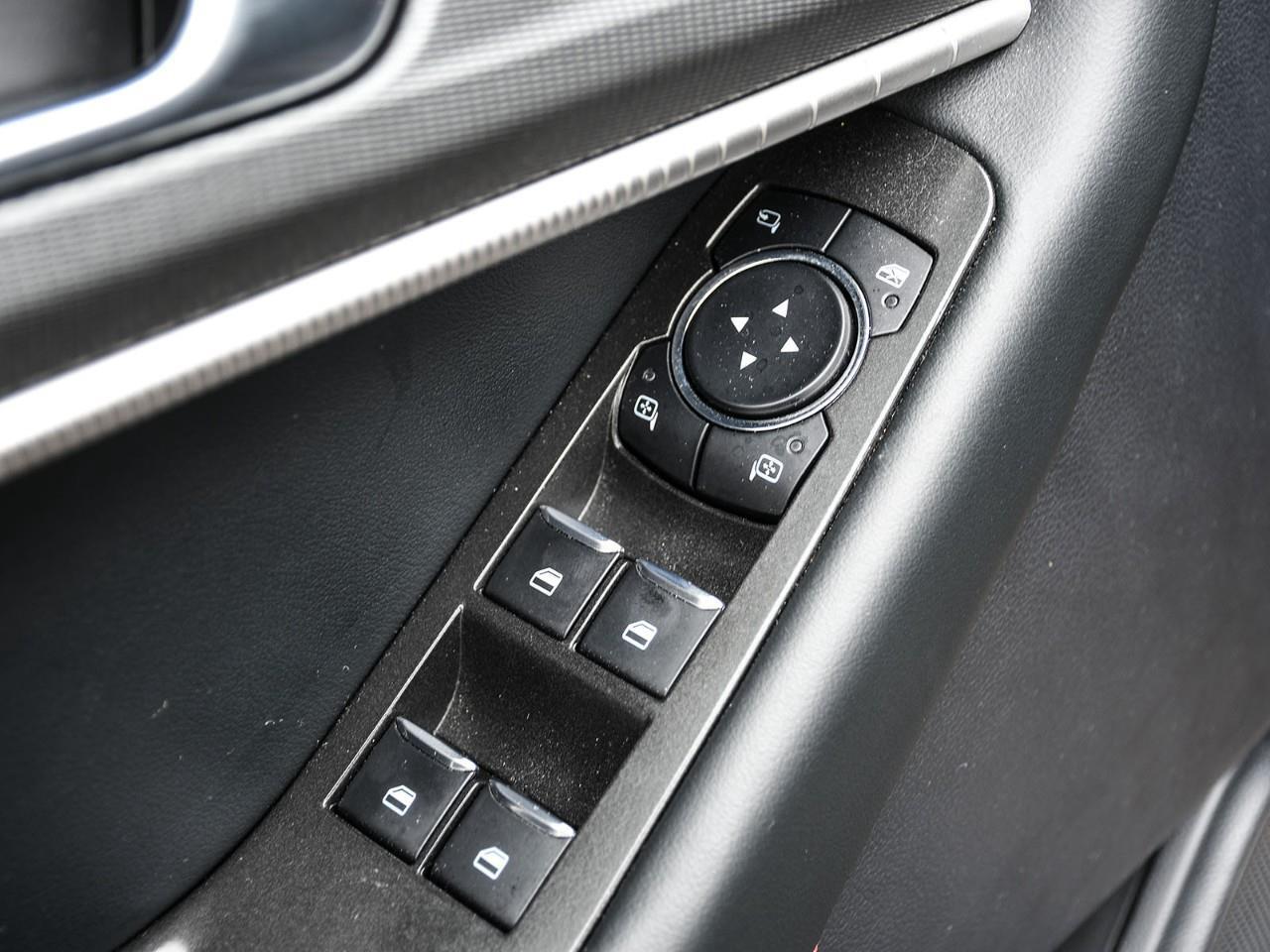 2025 Ford Explorer ST-Line Panoroof   ACC + Lane Keeping Aid Photo