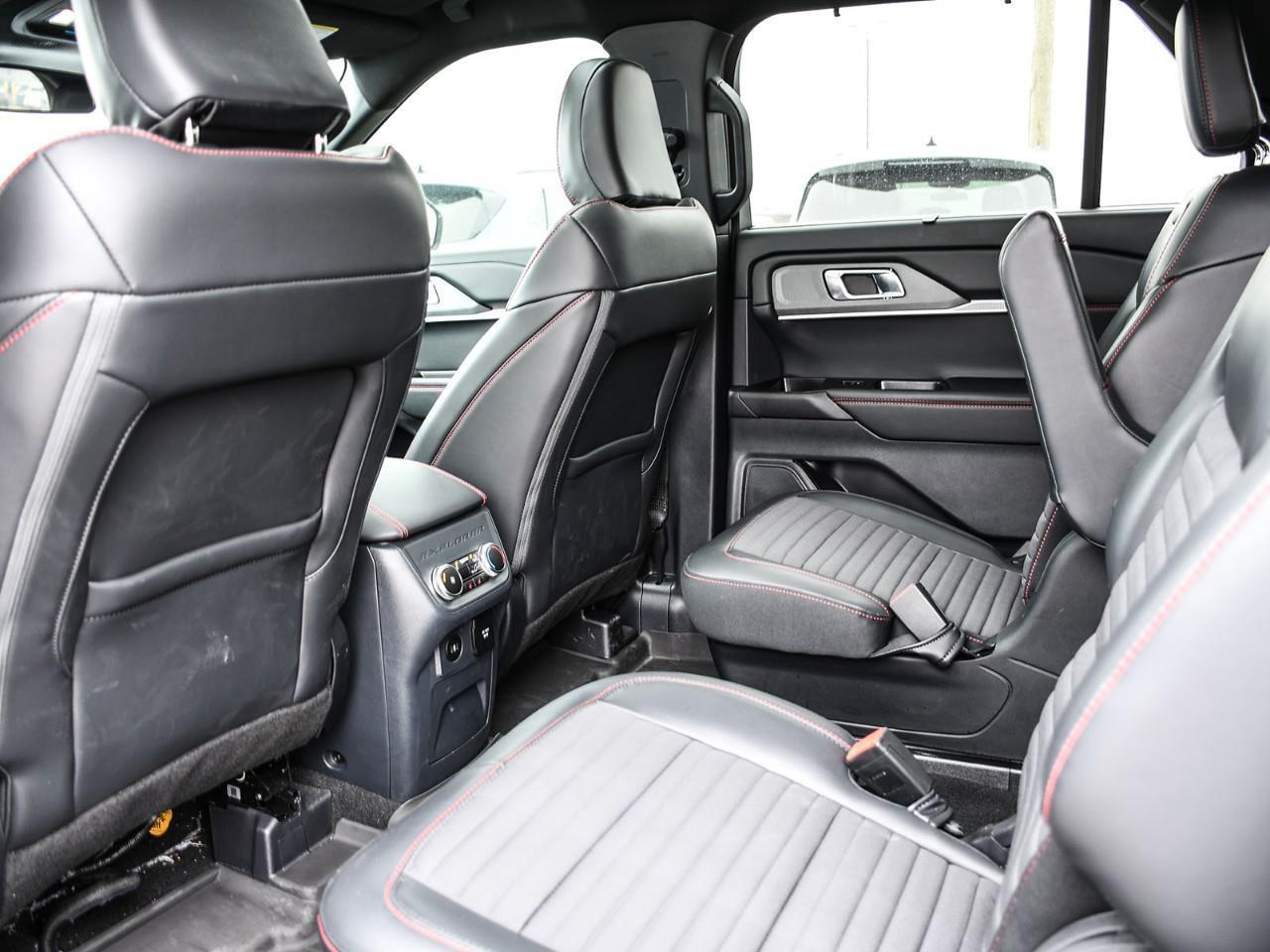 2025 Ford Explorer ST-Line Panoroof   ACC + Lane Keeping Aid Photo