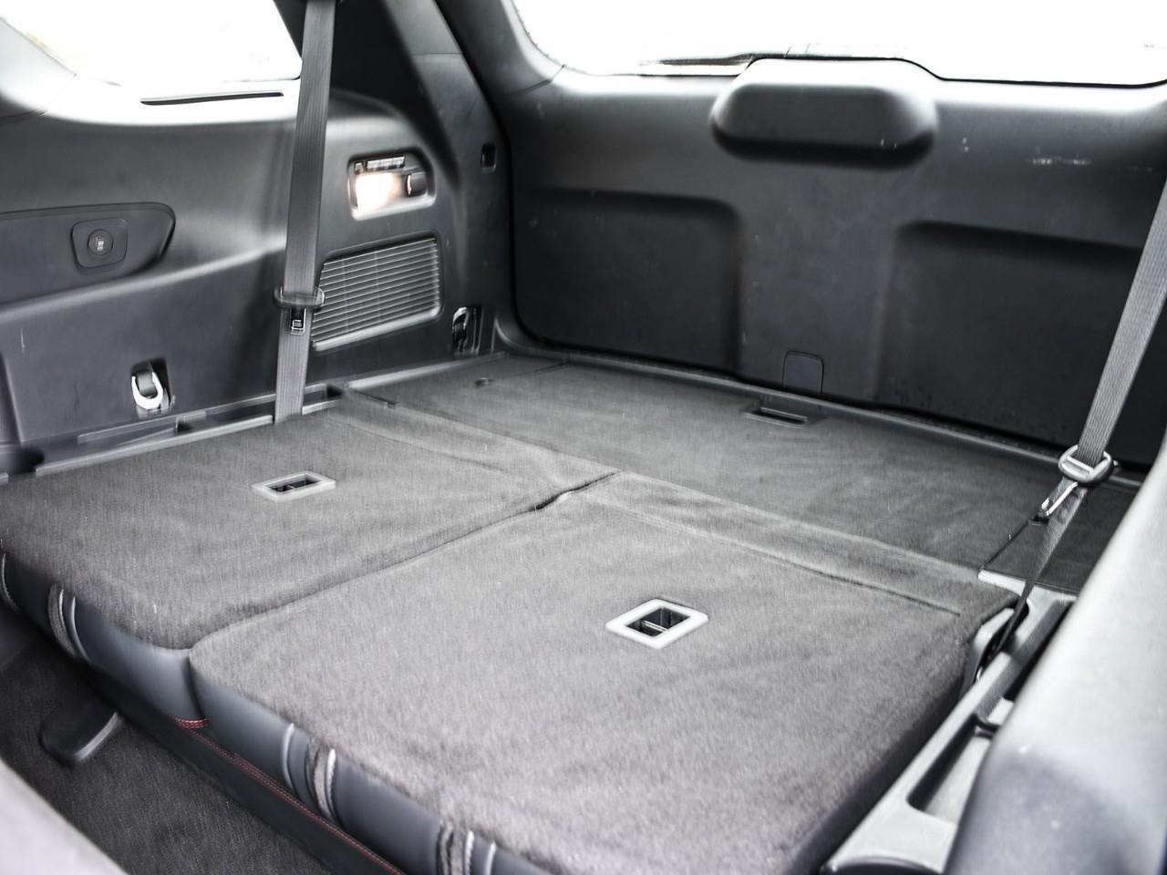 2025 Ford Explorer ST-Line Panoroof   ACC + Lane Keeping Aid Photo