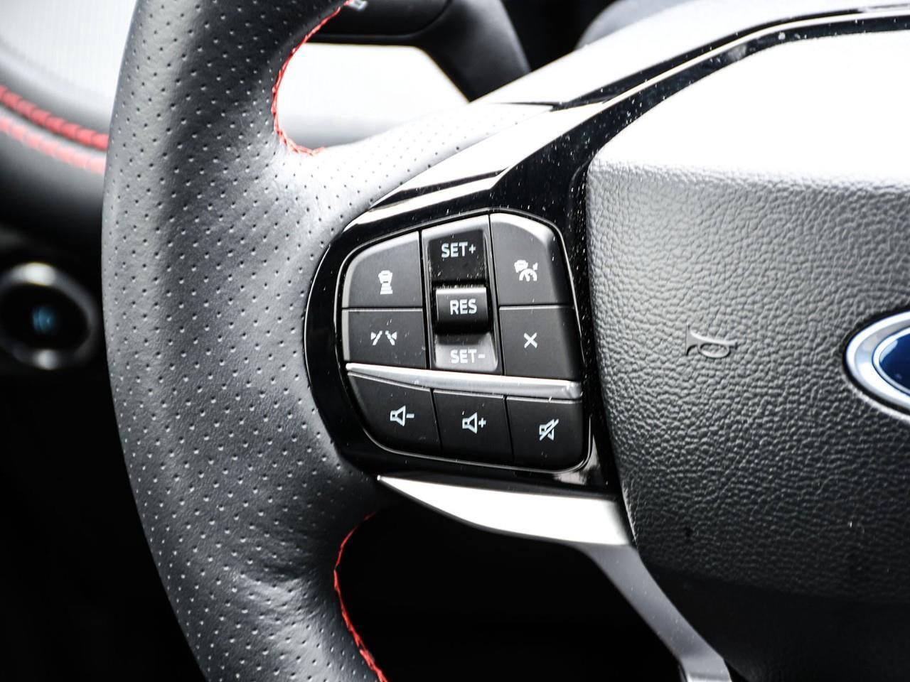 2025 Ford Explorer ST-Line Panoroof   ACC + Lane Keeping Aid Photo