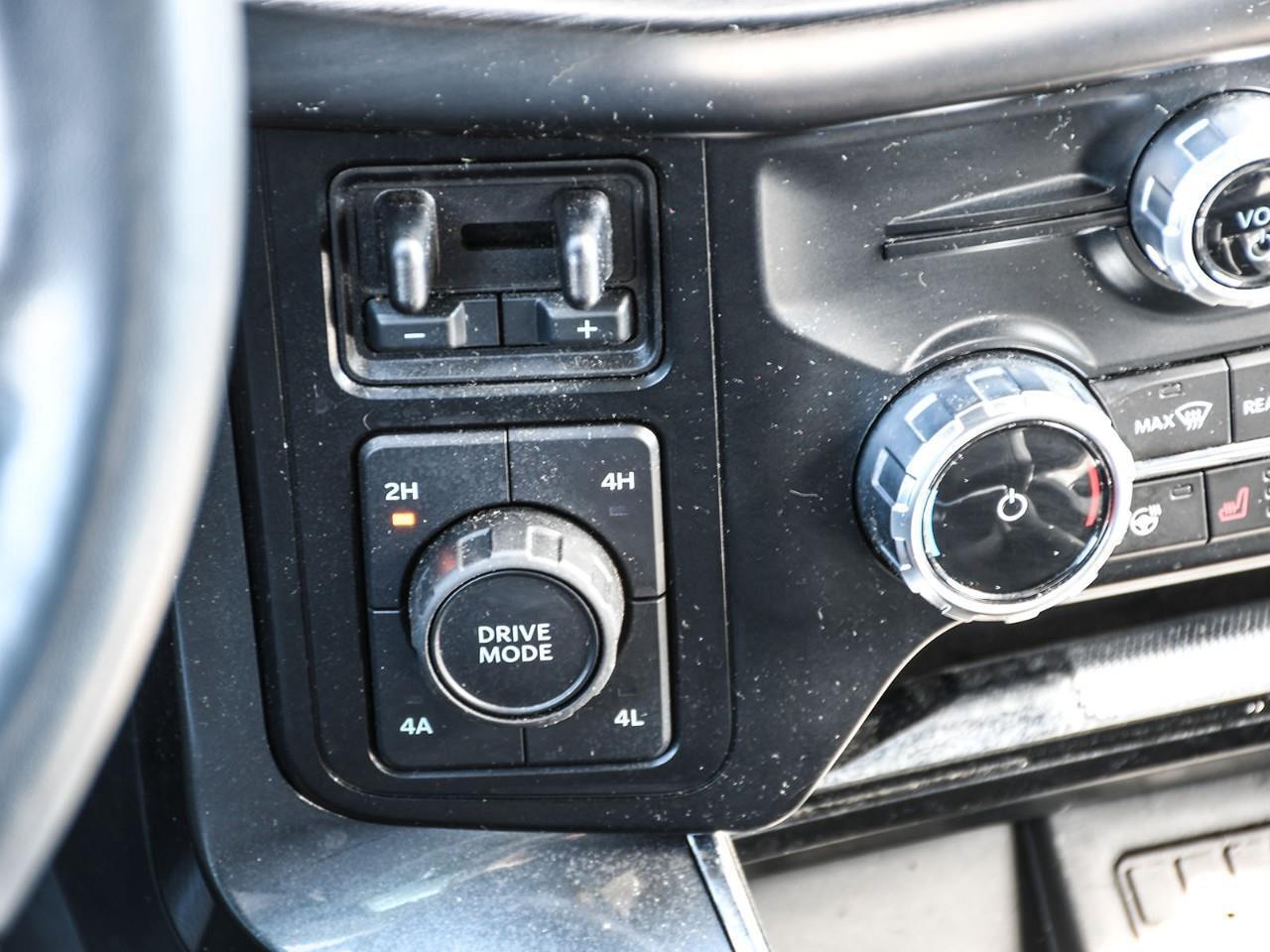 2023 Ford F-150 Lariat Twin Panel Moonroof   ACC + Lane Keeping Photo