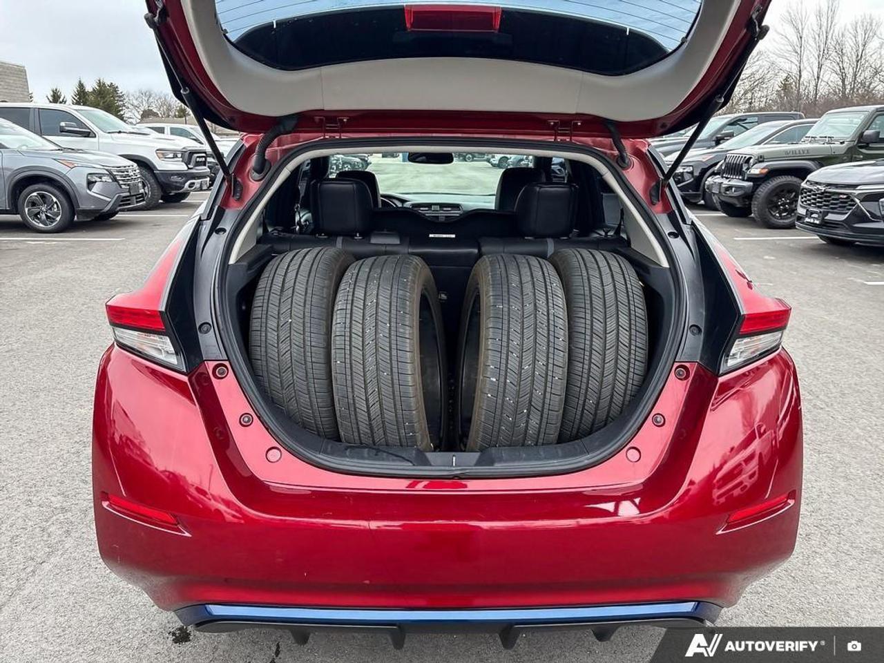 2018 Nissan Leaf SL 4dr Hatchback Photo