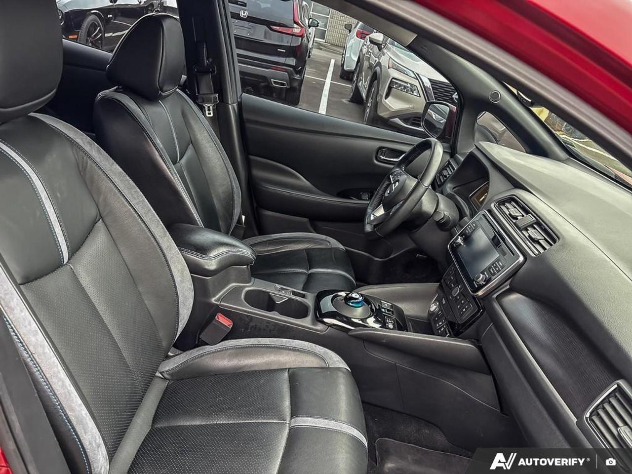 2018 Nissan Leaf SL 4dr Hatchback Photo