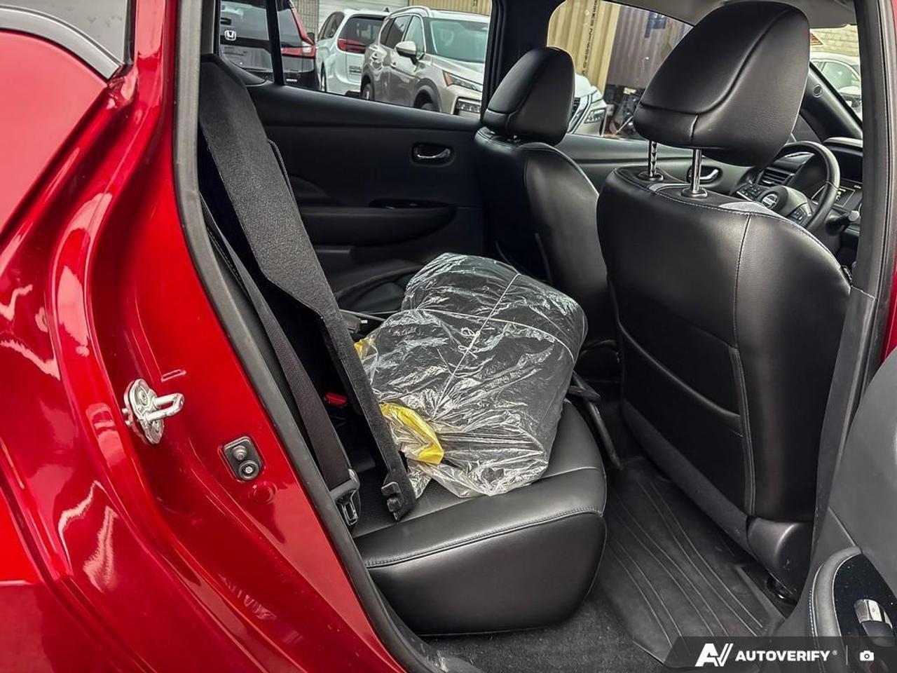 2018 Nissan Leaf SL 4dr Hatchback Photo