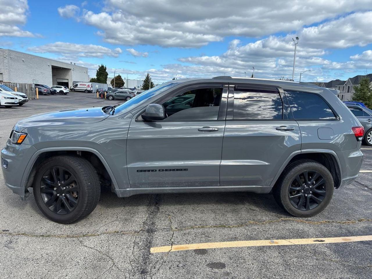 2019 Jeep Grand Cherokee Laredo 4dr 4x4 Photo2