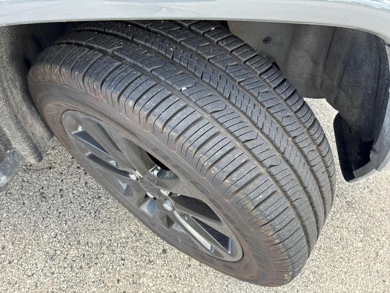 2019 Jeep Grand Cherokee Laredo 4dr 4x4 Photo