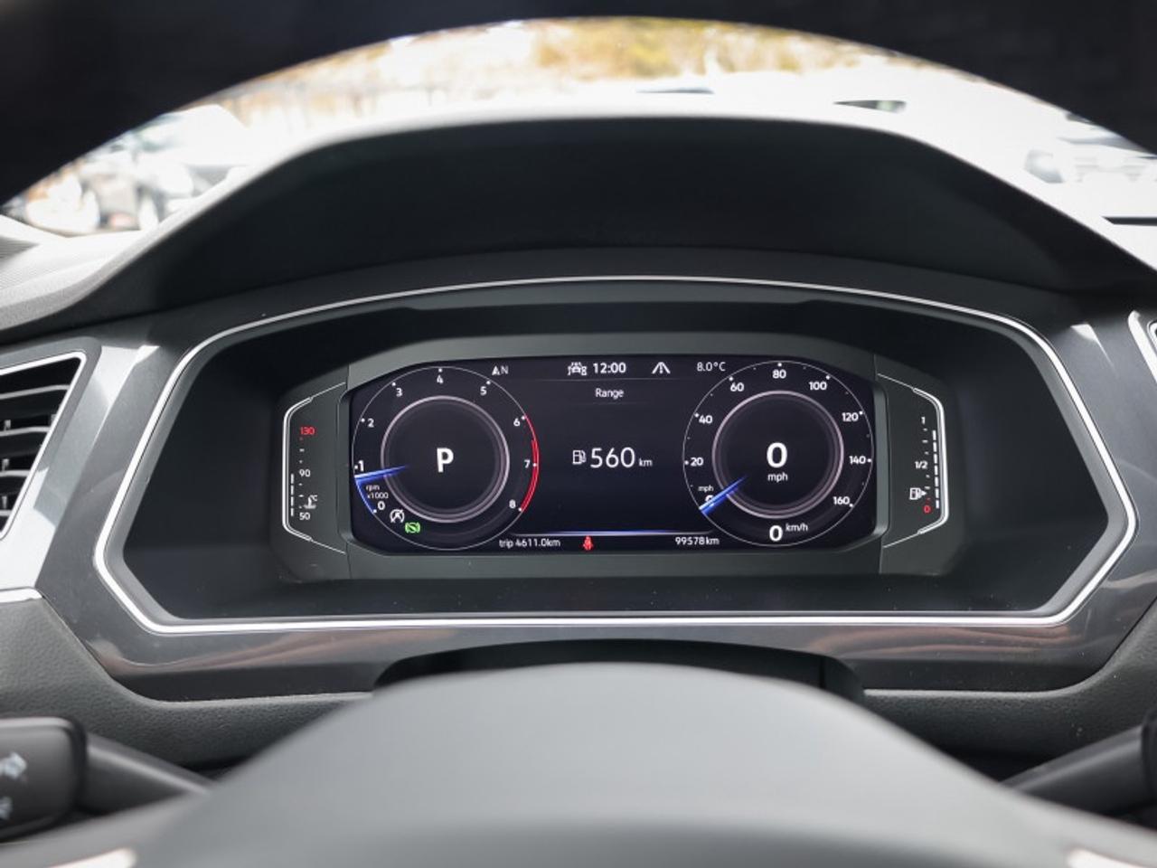 2022 Volkswagen Tiguan Comfortline R-Line Black Edition Photo