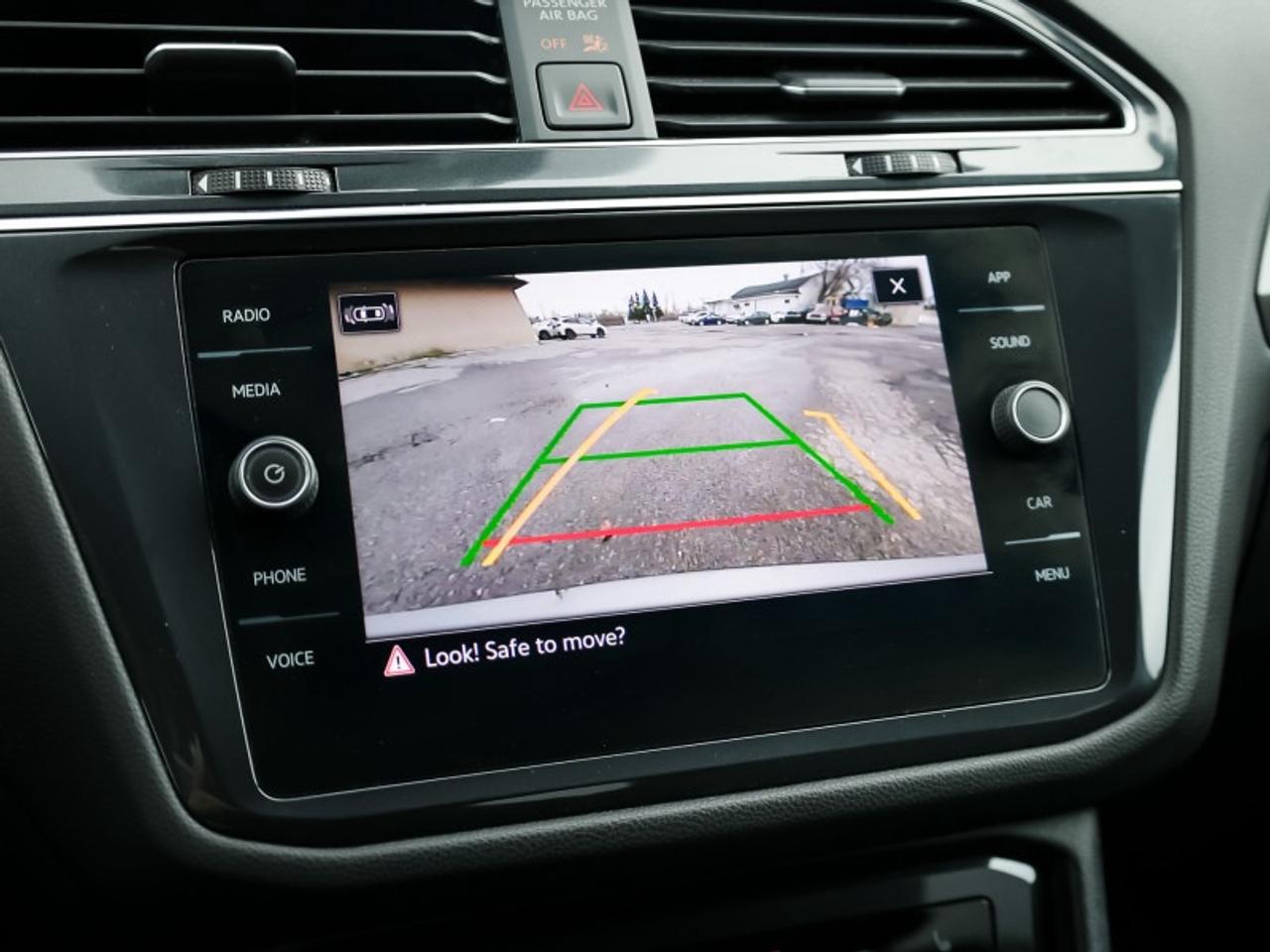 2022 Volkswagen Tiguan Comfortline R-Line Black Edition Photo