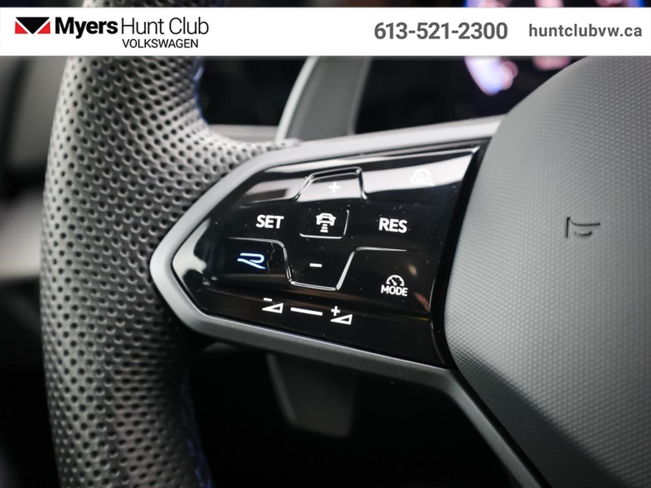 2025 Volkswagen Golf R Base Photo