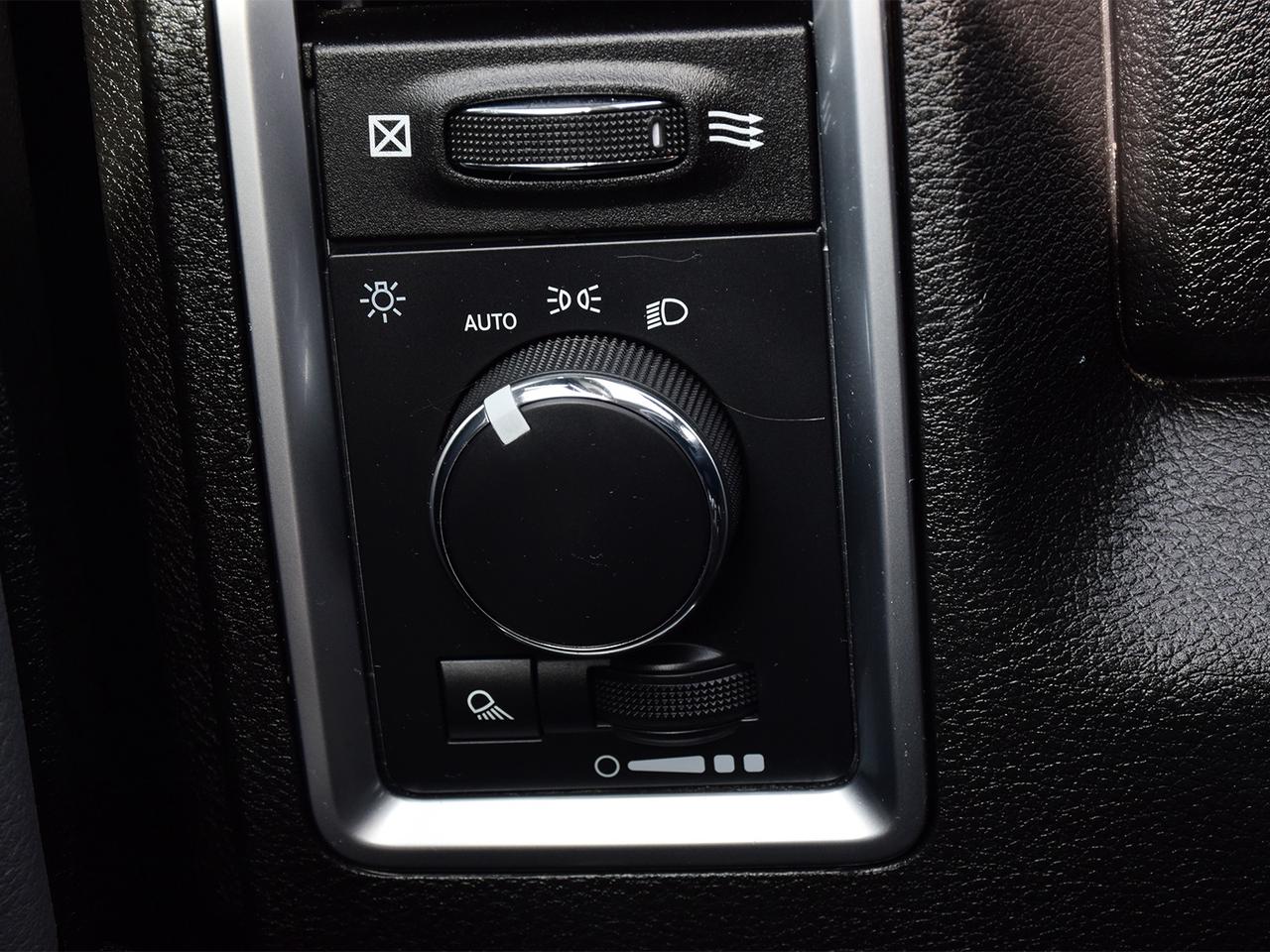 2022 RAM 1500 Classic SLT Crew Cab 4x4 ~Heated Seats ~Bluetooth ~Camera Photo