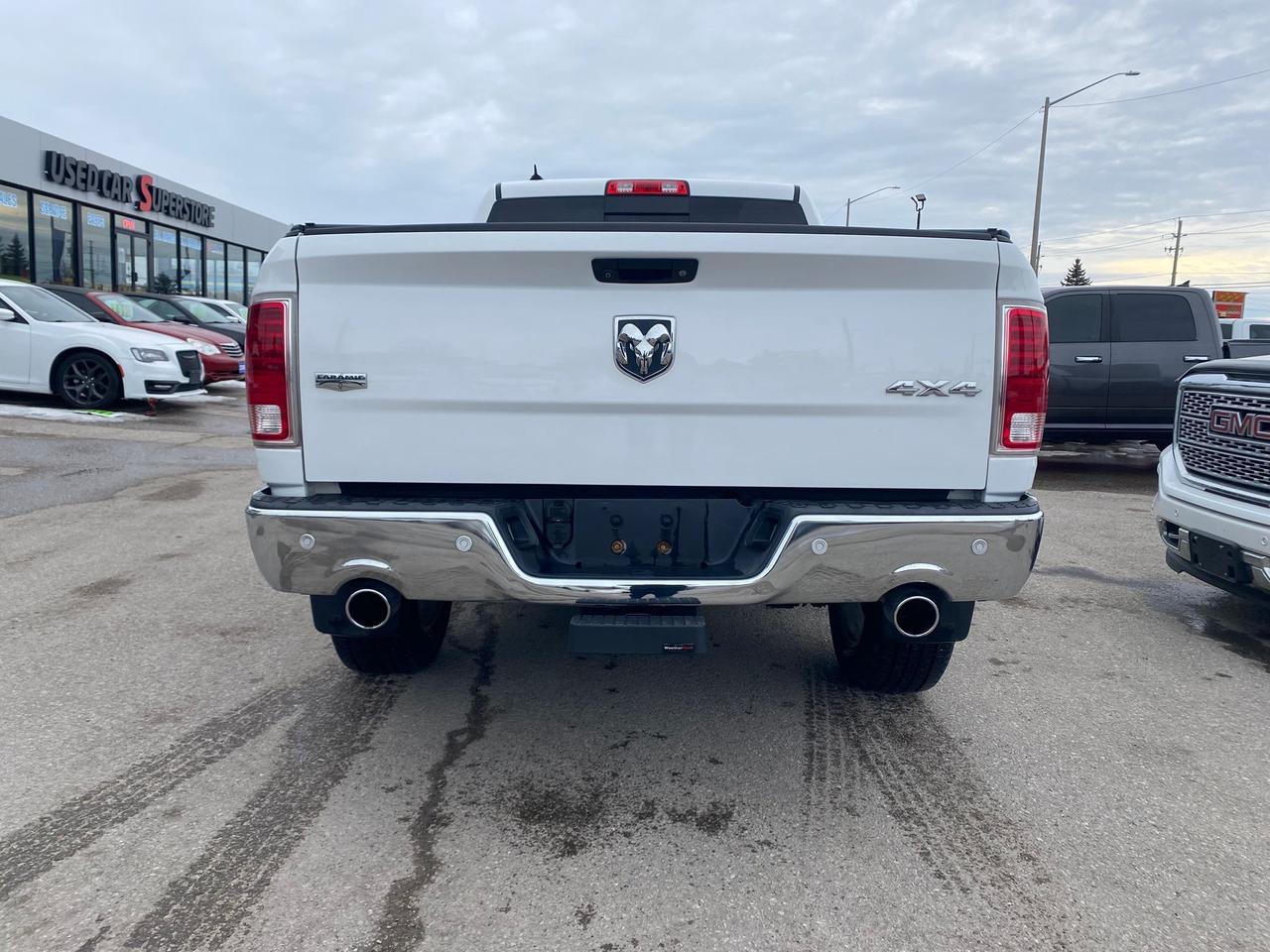 2018 RAM 1500 Laramie Crew Cab 4x4 ~Nav ~Camera ~Leather ~Roof Photo