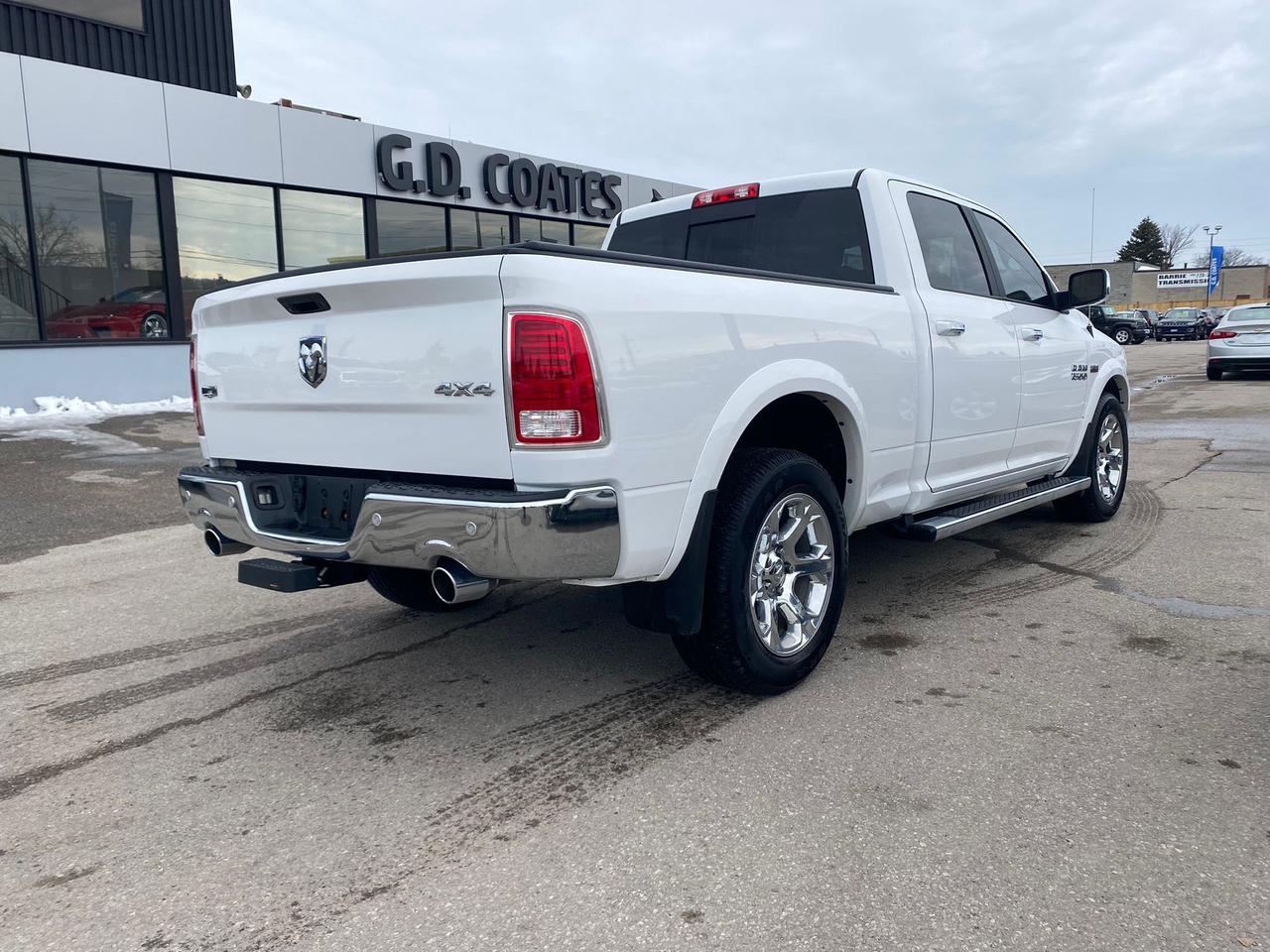 2018 RAM 1500 Laramie Crew Cab 4x4 ~Nav ~Camera ~Leather ~Roof Photo4