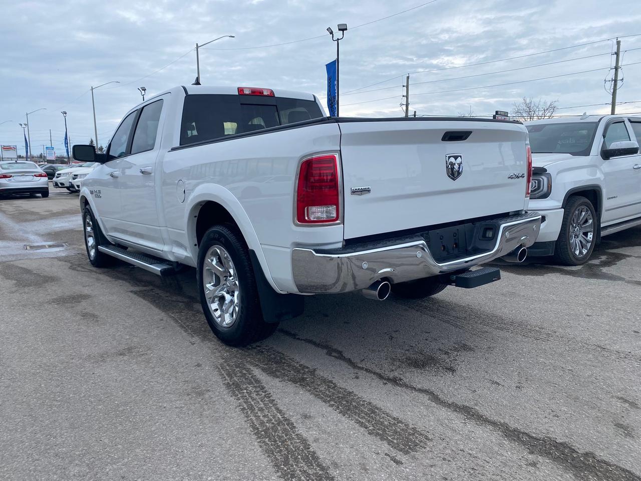 2018 RAM 1500 Laramie Crew Cab 4x4 ~Nav ~Camera ~Leather ~Roof Photo