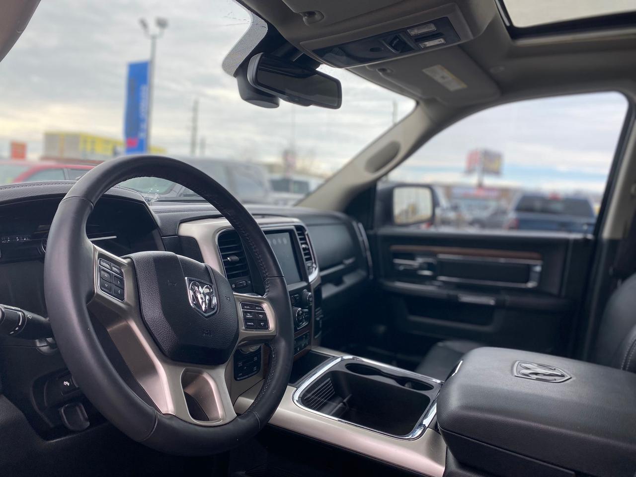 2018 RAM 1500 Laramie Crew Cab 4x4 ~Nav ~Camera ~Leather ~Roof Photo