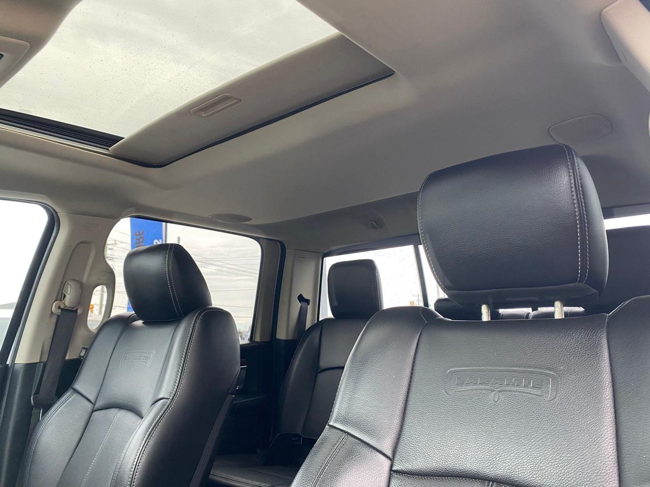 2018 RAM 1500 Laramie Crew Cab 4x4 ~Nav ~Camera ~Leather ~Roof Photo